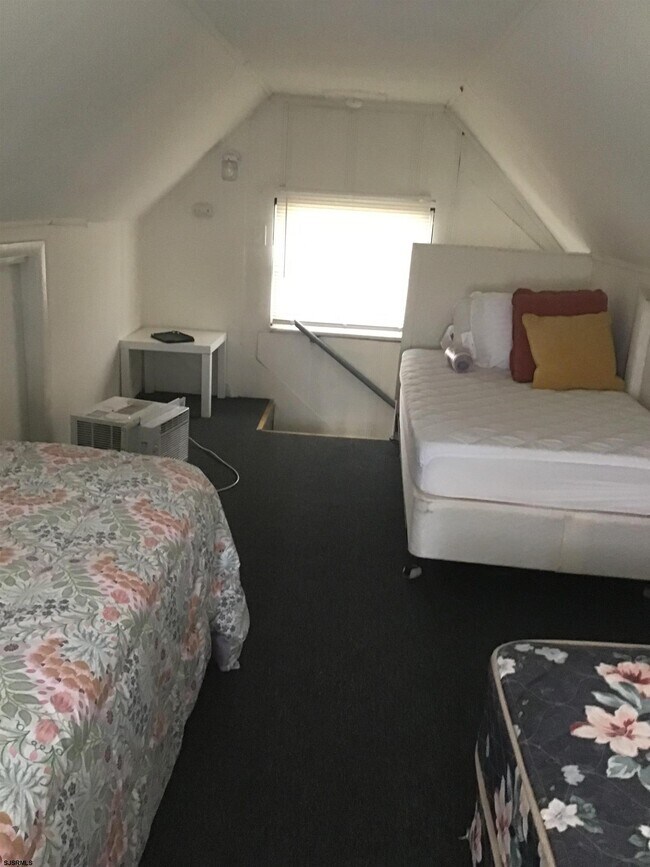 Building Photo - 9317 Monmouth Ave