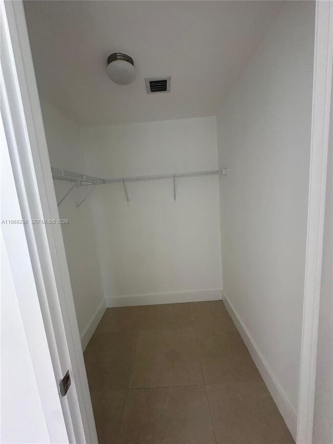 Building Photo - 201 SW 17th Rd