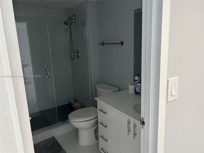 Building Photo - 3625 N Country Club Dr