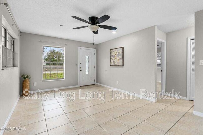 Building Photo - 1702 Carolina Ave