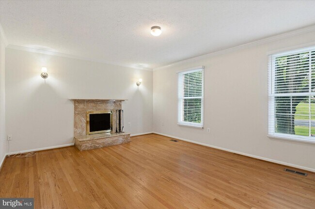 Building Photo - 9708 Locust Hill Dr