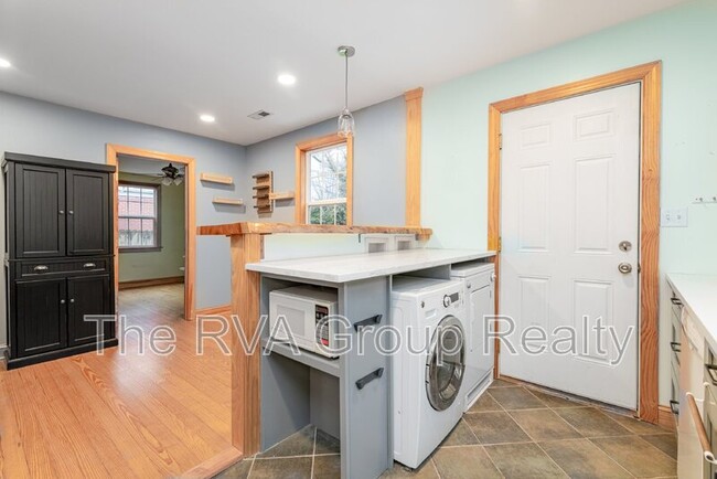 Building Photo - 1613 S Meadow St