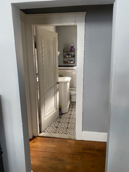 Building Photo - 61 Orchard St