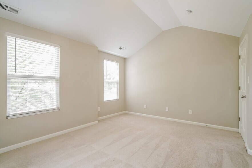Building Photo - 1017 Lombar St