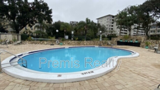 Building Photo - 1235 S Highland Ave