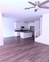 Building Photo - 5730 Sky Pointe Dr