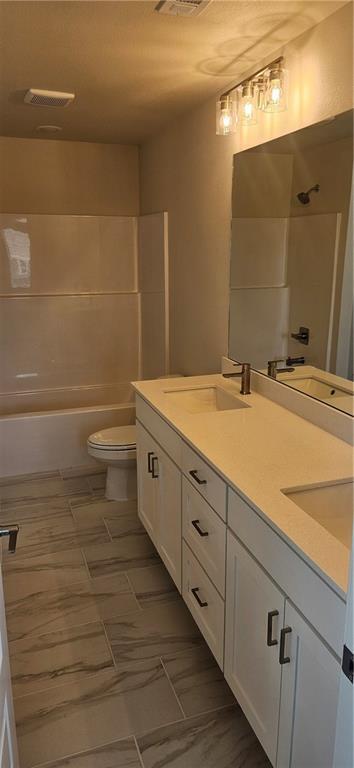 Building Photo - 5910 SW Coywolf St