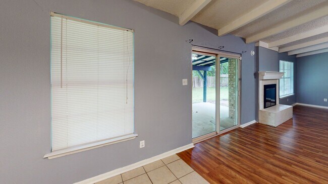 Building Photo - Jasper Heights - 3 bedroom beauty!