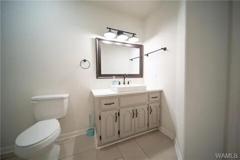 Building Photo - 7650 Hargrove E Rd