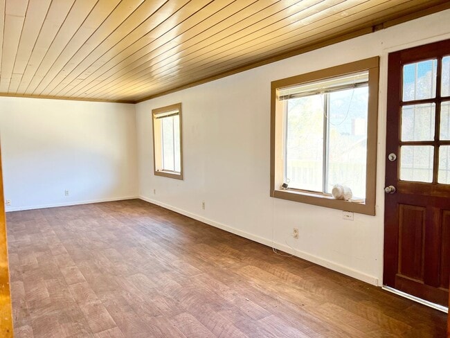 Building Photo - 16420 Huron Dr