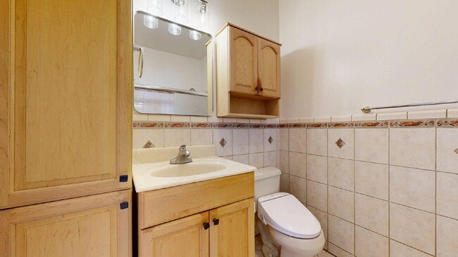 Building Photo - Freshly Updated 2BR Home with Garage, Outd...