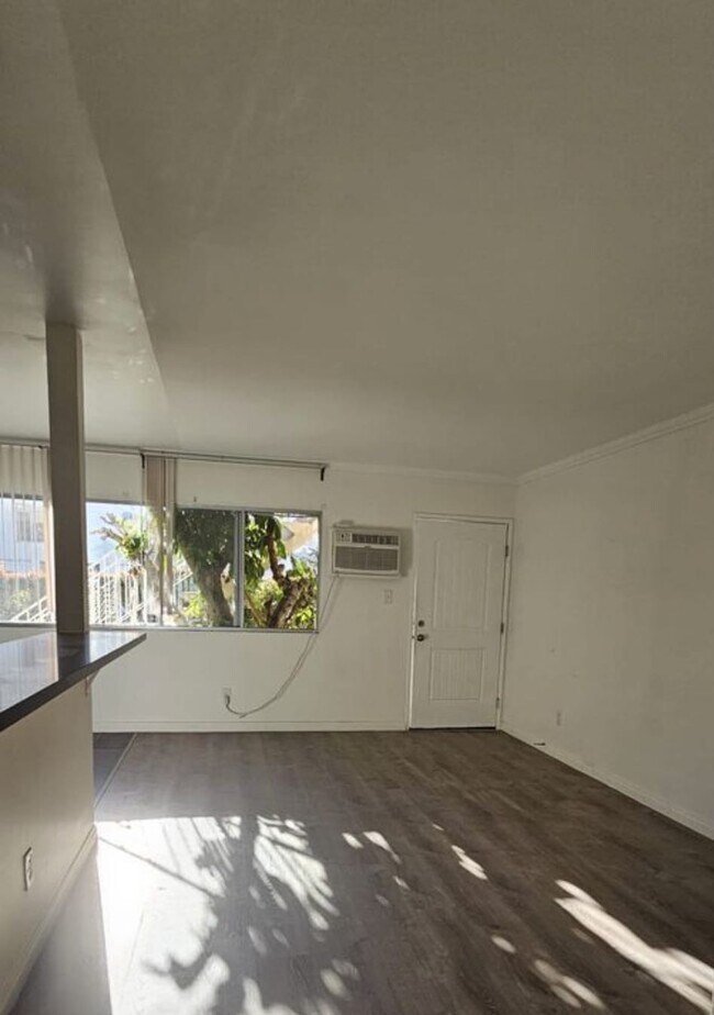 Building Photo - 1260 S Westgate Ave