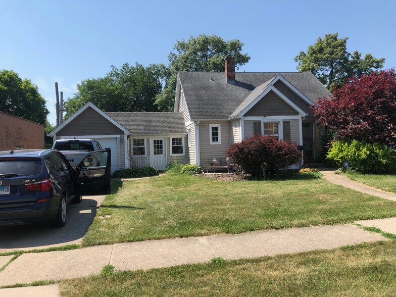 Front of house - 1571 Whitcomb Ave