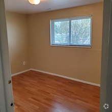 Building Photo - 3135 Vickers Dr