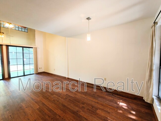 Building Photo - 830 SW 56th Terrace