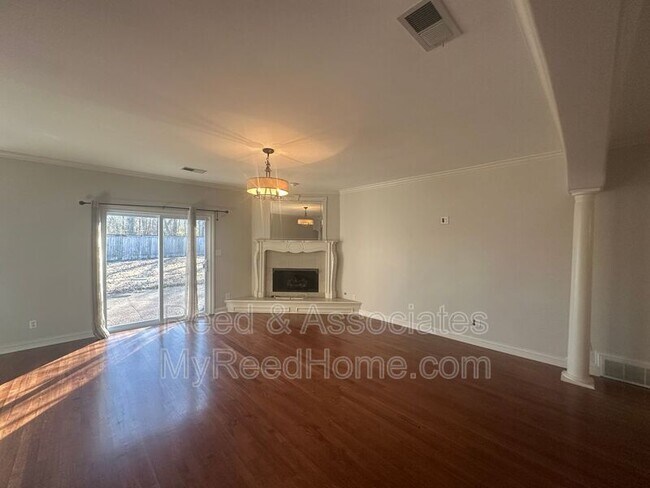 Building Photo - 525 Chickasaw Land Way