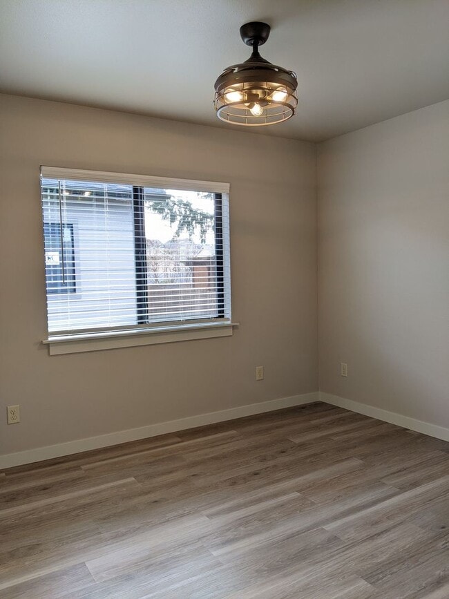 Building Photo - Gorgeous 2-Bedroom, 2-Bath Home In Eugene!