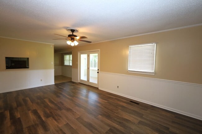 Building Photo - 1102 Kimberly Dr