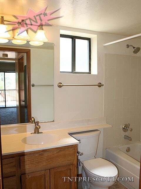 Building Photo - Pine Creek Estates Townhome