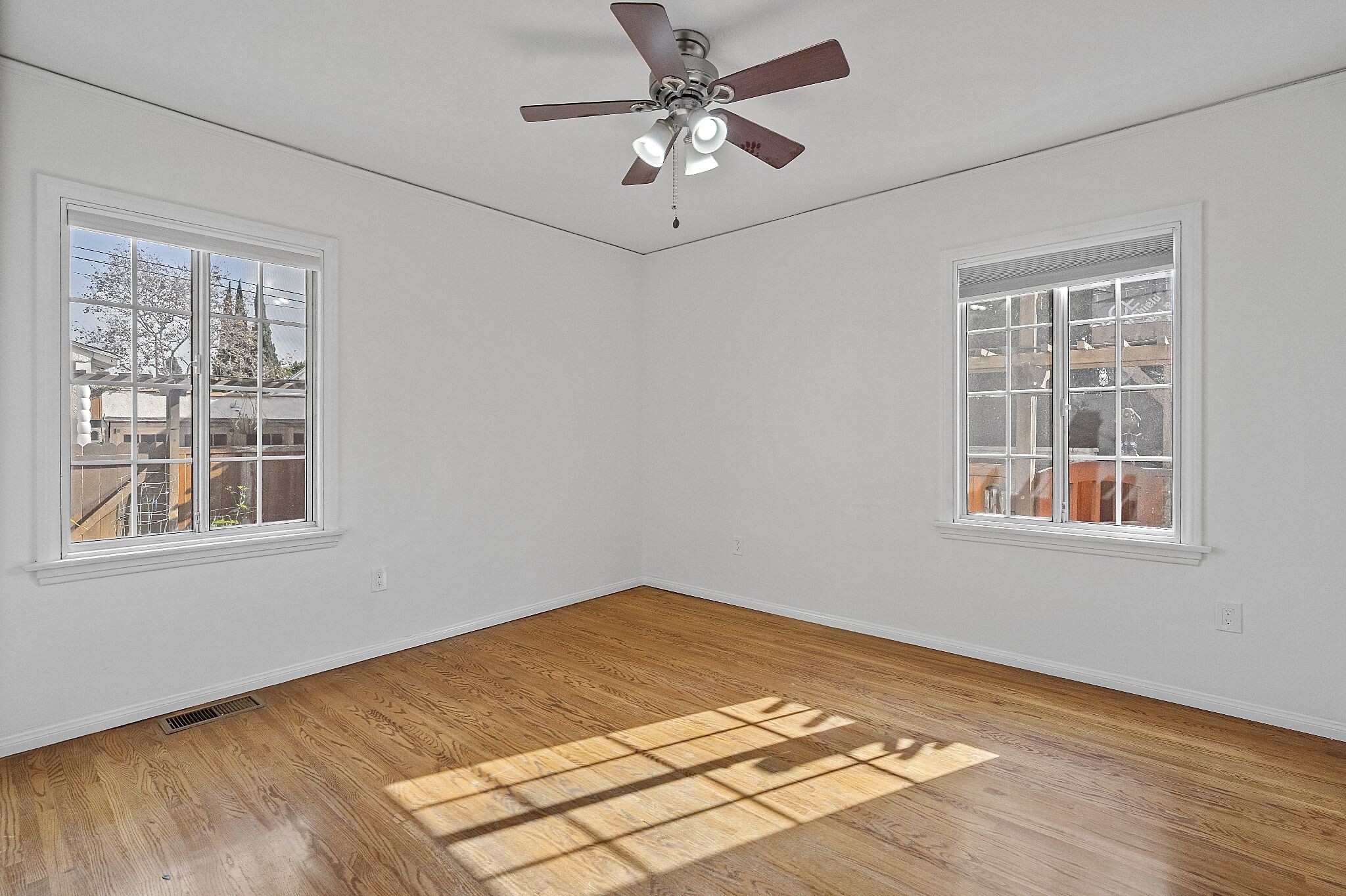 Building Photo - 4044 Huron Ave