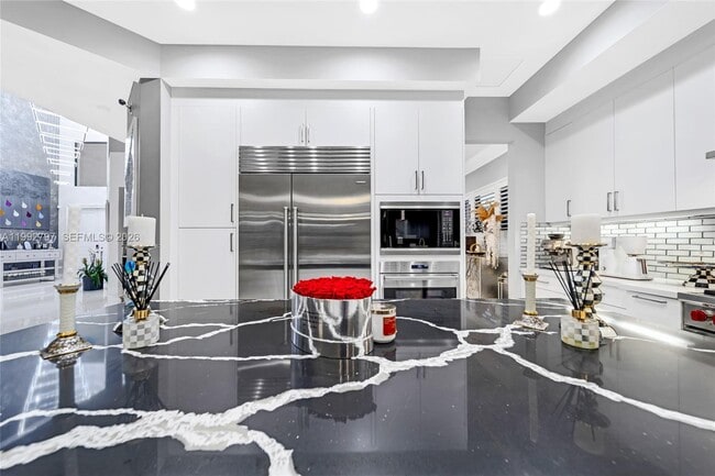 Building Photo - 16849 Pierre Cir