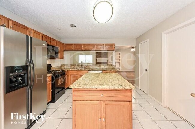 Building Photo - 50 Rockridge Dr