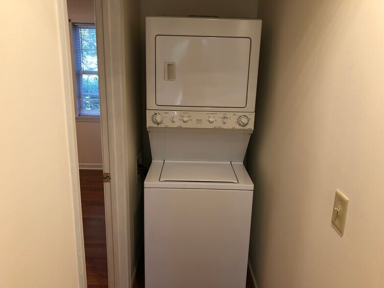 Building Photo - 800 John Exum Pkwy