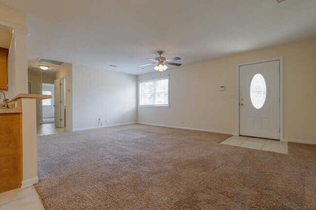 Building Photo - 322 Ray Ave