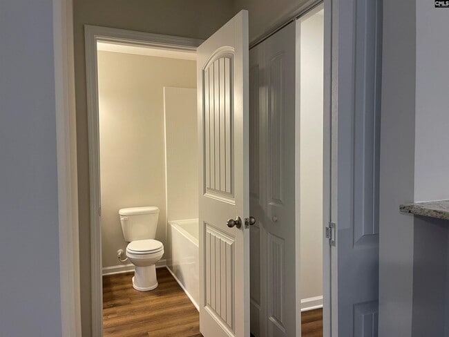 Building Photo - 304 Jubilee Clock Dr