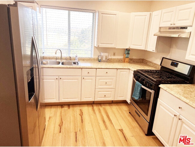 Building Photo - 16877 Orangecrest Ct