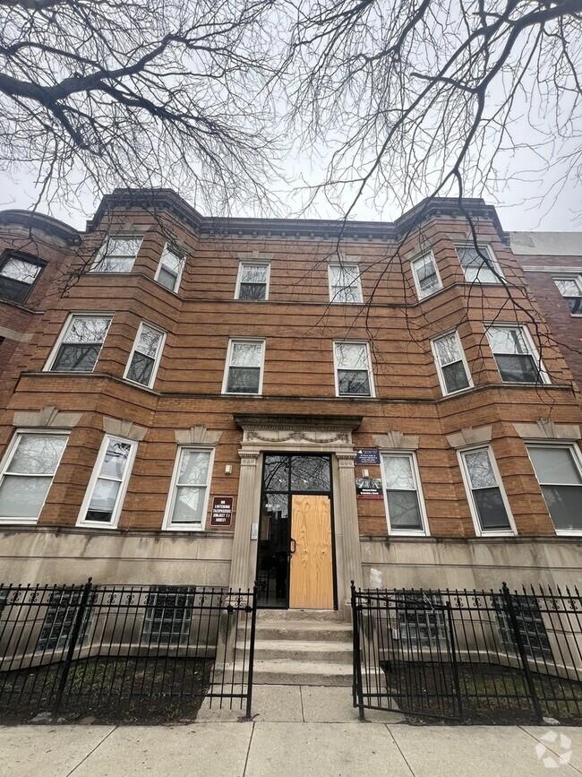 Building Photo - 6213 S Greenwood Ave