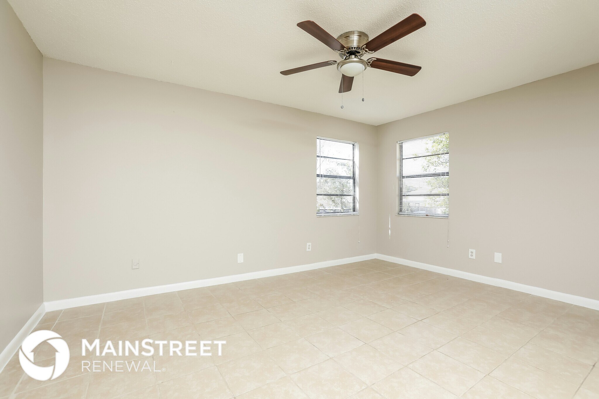 Building Photo - 1830 Hallcrest Dr