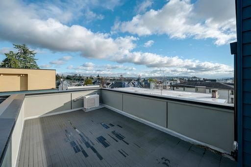 Building Photo - Stunning Modern 2 Bedroom Townhome in Ballard! AVAILABLE January 10th!