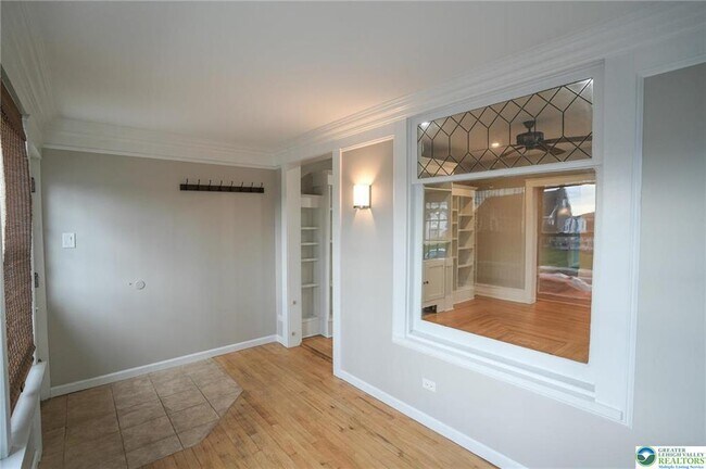 Building Photo - 628 Coal St