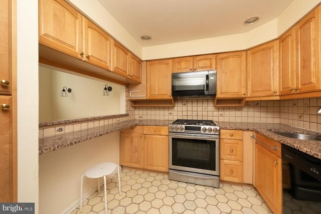 Building Photo - 821 Lombard St