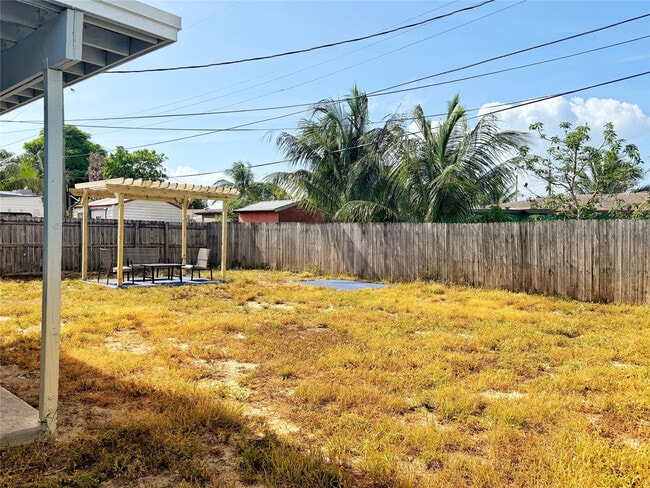 Building Photo - 1209 14th Ct S