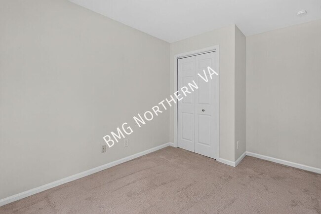 Building Photo - 43790 Laburnum Square