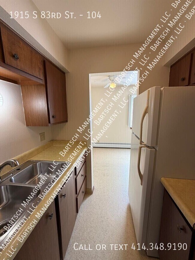 Building Photo - 1915 S 83rd St