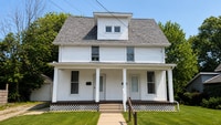 Building Photo - Charles St N 342-344