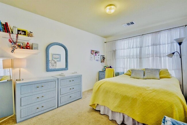 Building Photo - 1810 Franklin Mountain Dr