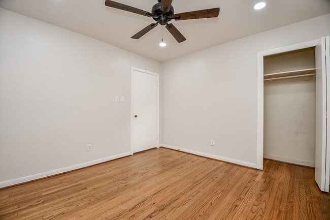 Building Photo - 1619 Viking Dr