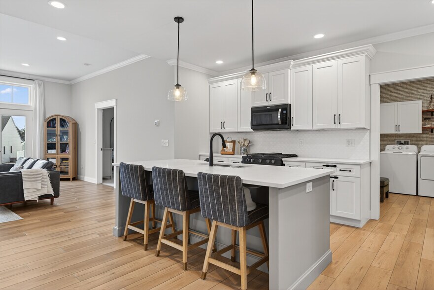 Building Photo - 1847 Emerald Way