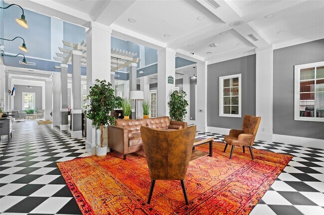 Building Photo - 754 Centervale Dr