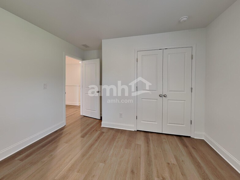 Building Photo - 190 Hickory Pointe Rd