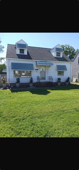 Exterior to be power washed & painted - 1200 Commonwealth Ave