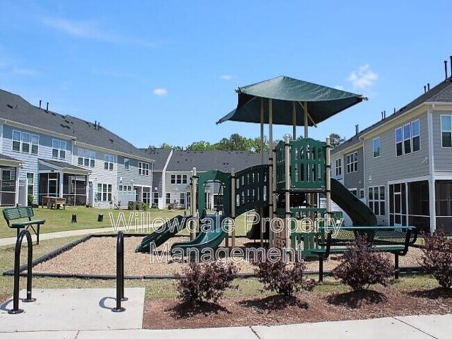 Building Photo - 1064 Midvale Ave