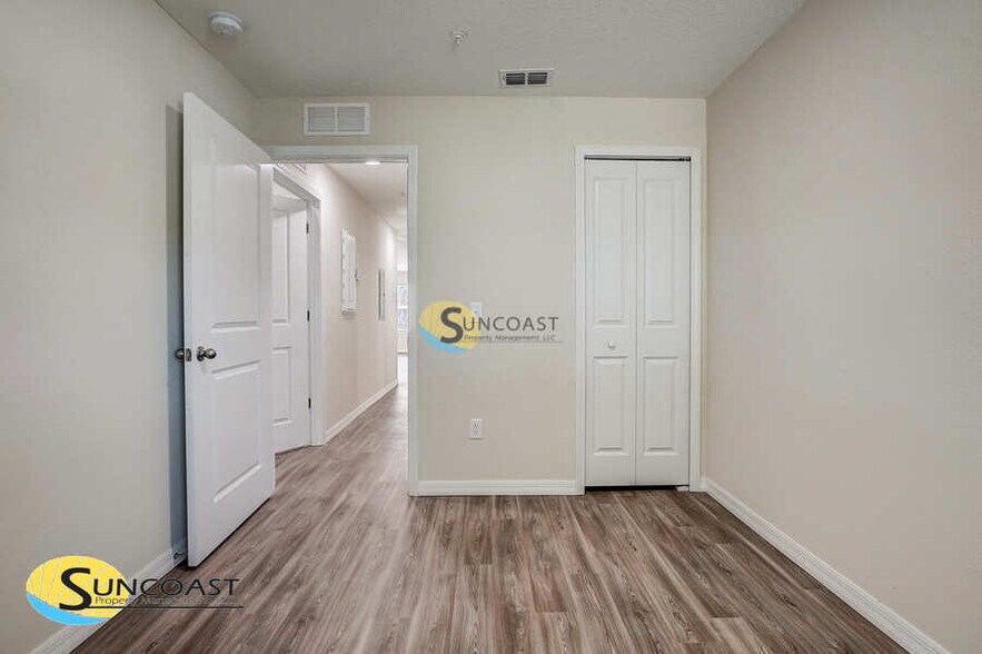 Building Photo - 11479 Oakfield Ct