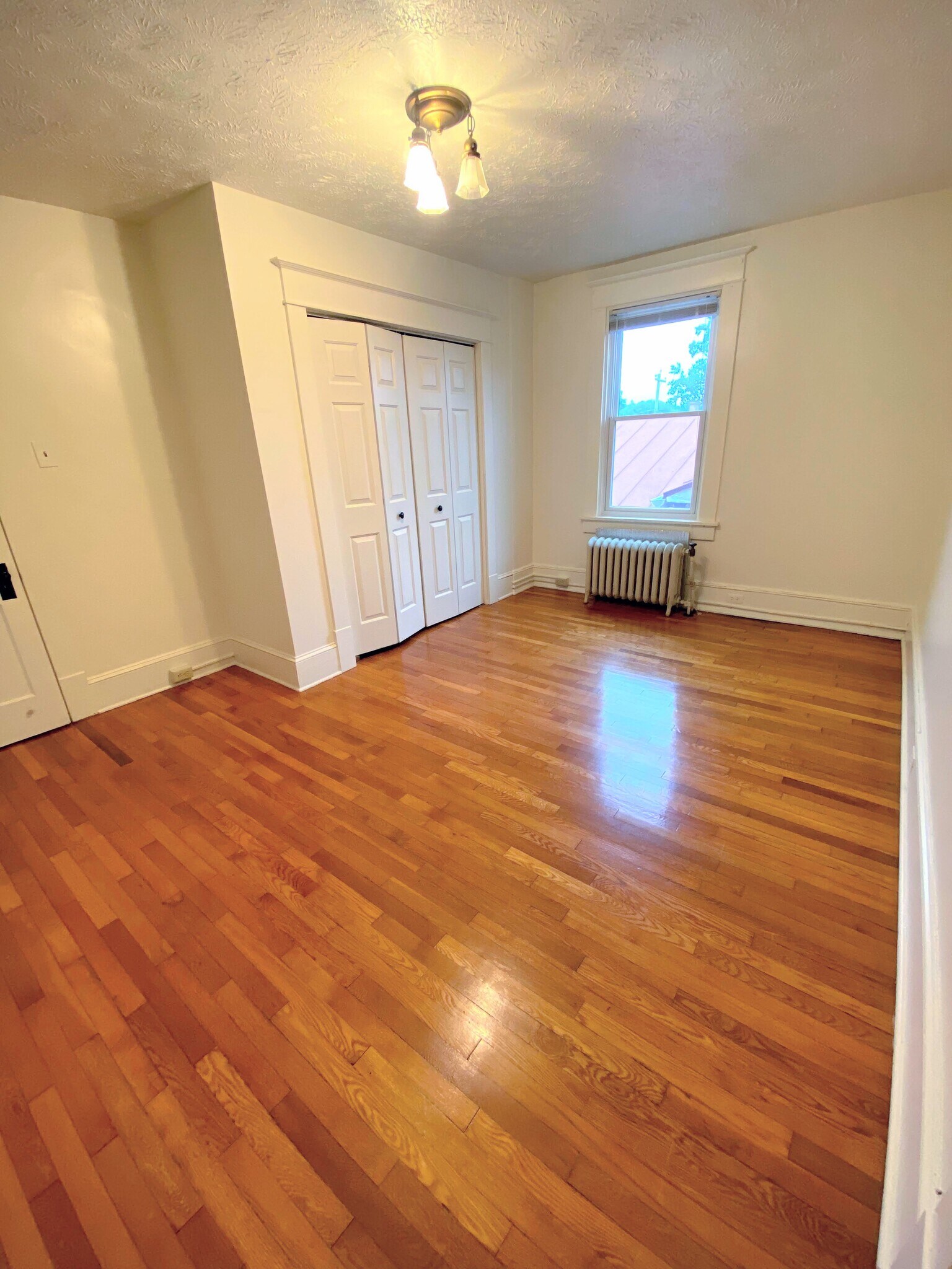 Room 2 12x15 - 21 N Braddock St
