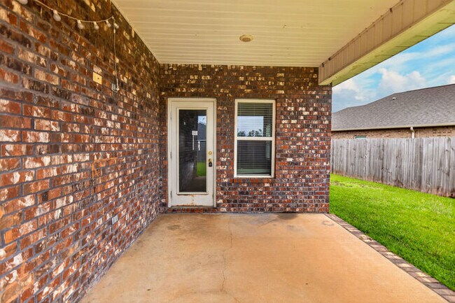 Building Photo - 15610 Ridge Ct