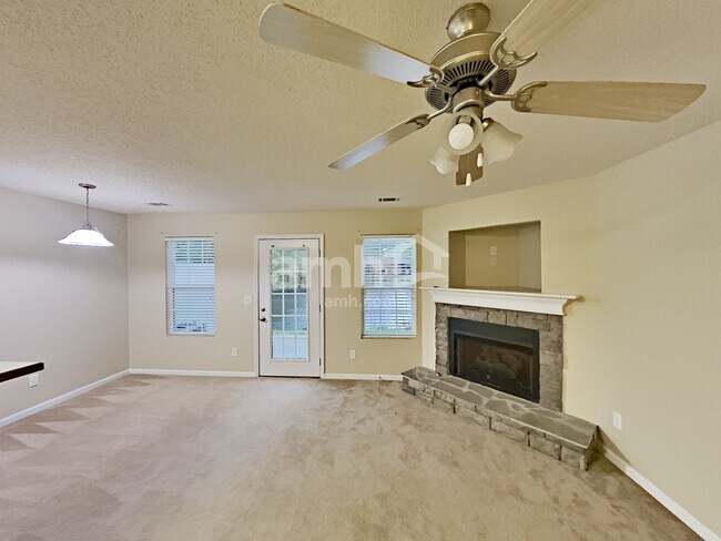 Building Photo - 1428 Box Circle